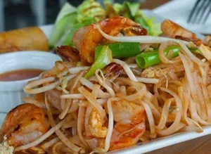 Pad Thai with prawns at Oz Thai, Palm Beach